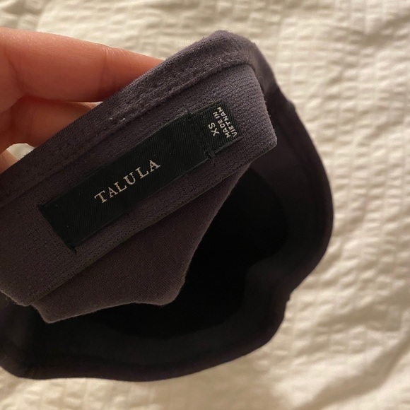 Aritzia dark grey mini skirt - Picture 2 of 3